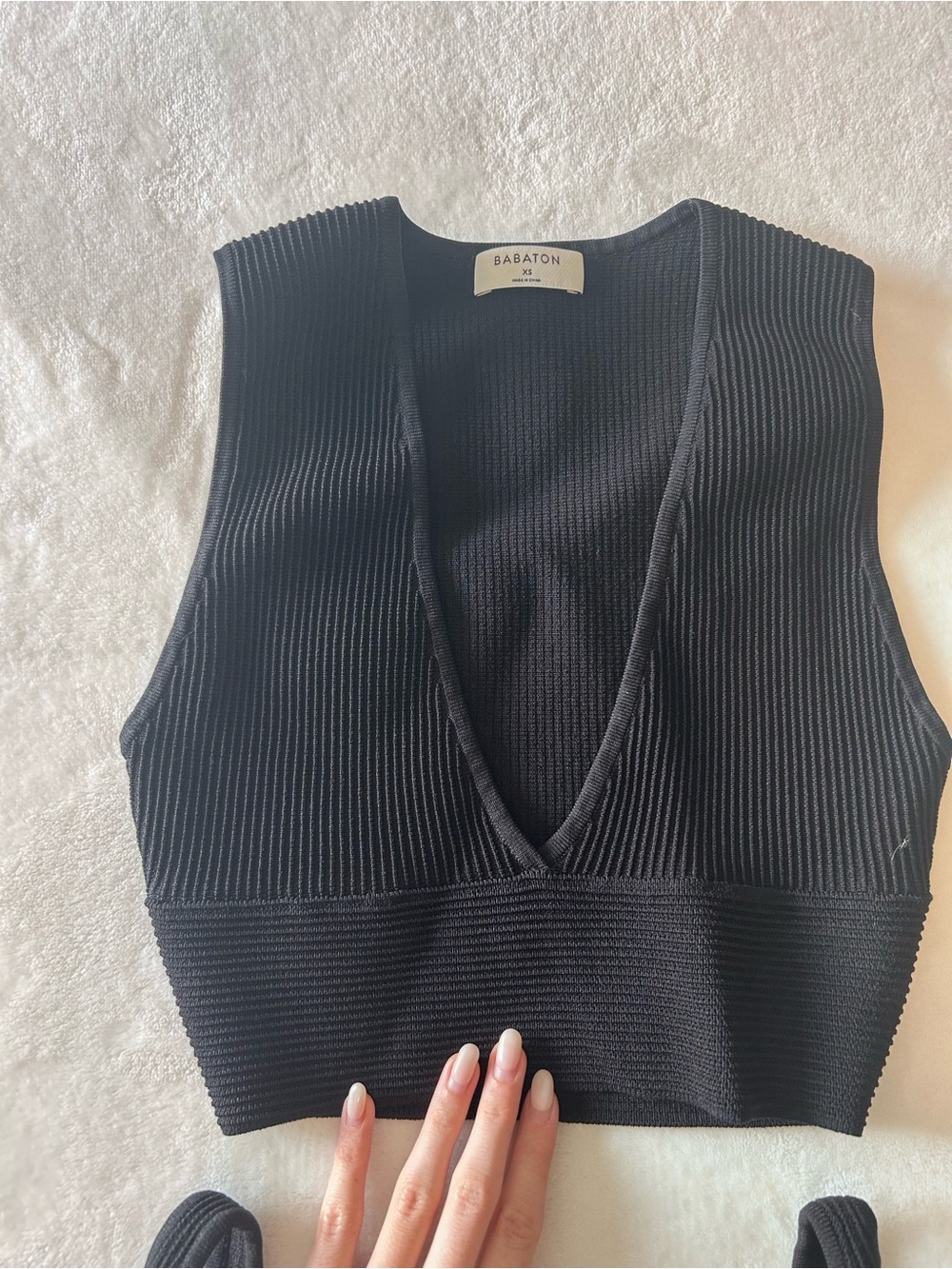 Babaton Black Ribbed V-Neck Knit Crop